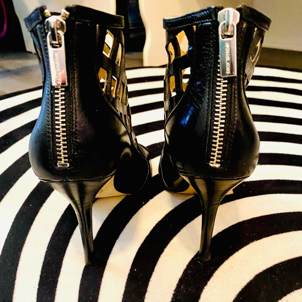 MICHAEL KORS Yvonne Leather Booties - US 9.5M - Picture 5 of 9